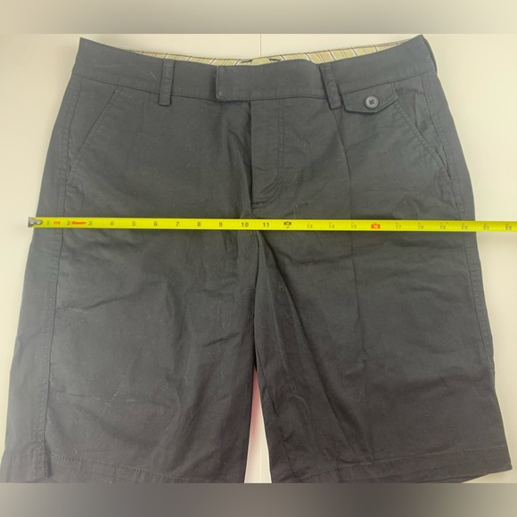 Dockers Womens Black Bermuda Shorts Mid-Rise Flat Front Curvy Size 12 - Picture 8 of 11